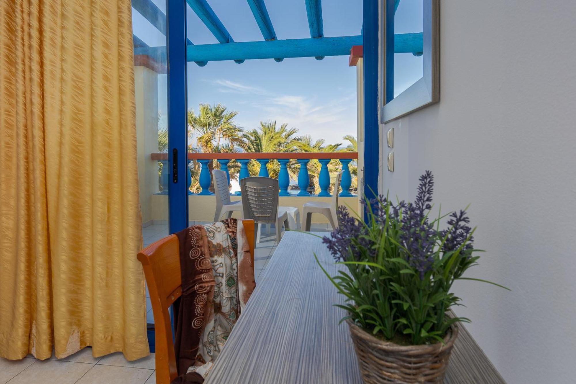 Palm Bay By Estia Hotel Sissi Екстериор снимка