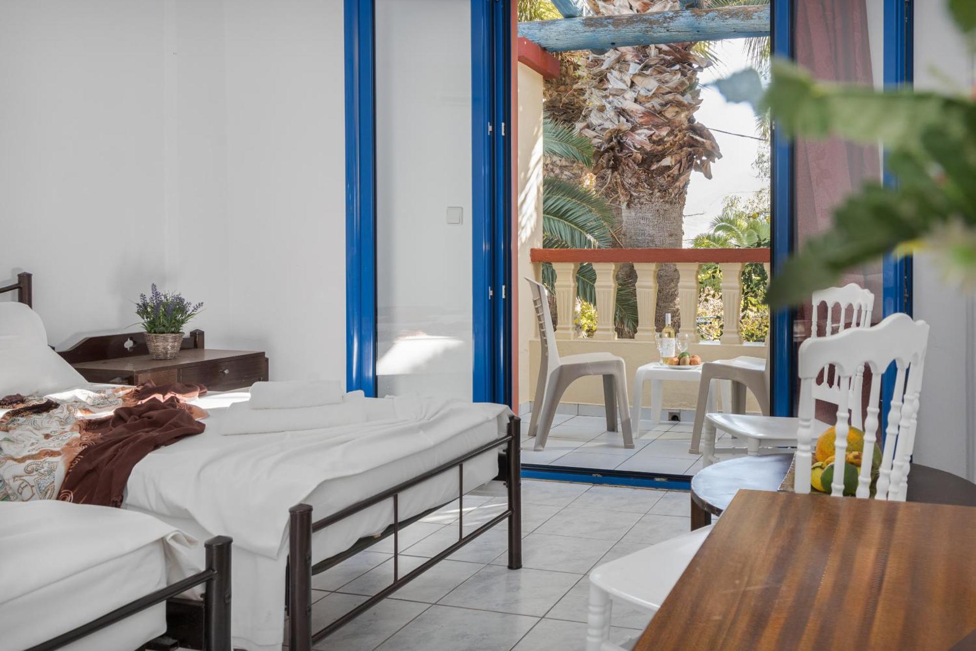 Palm Bay By Estia Hotel Sissi Екстериор снимка