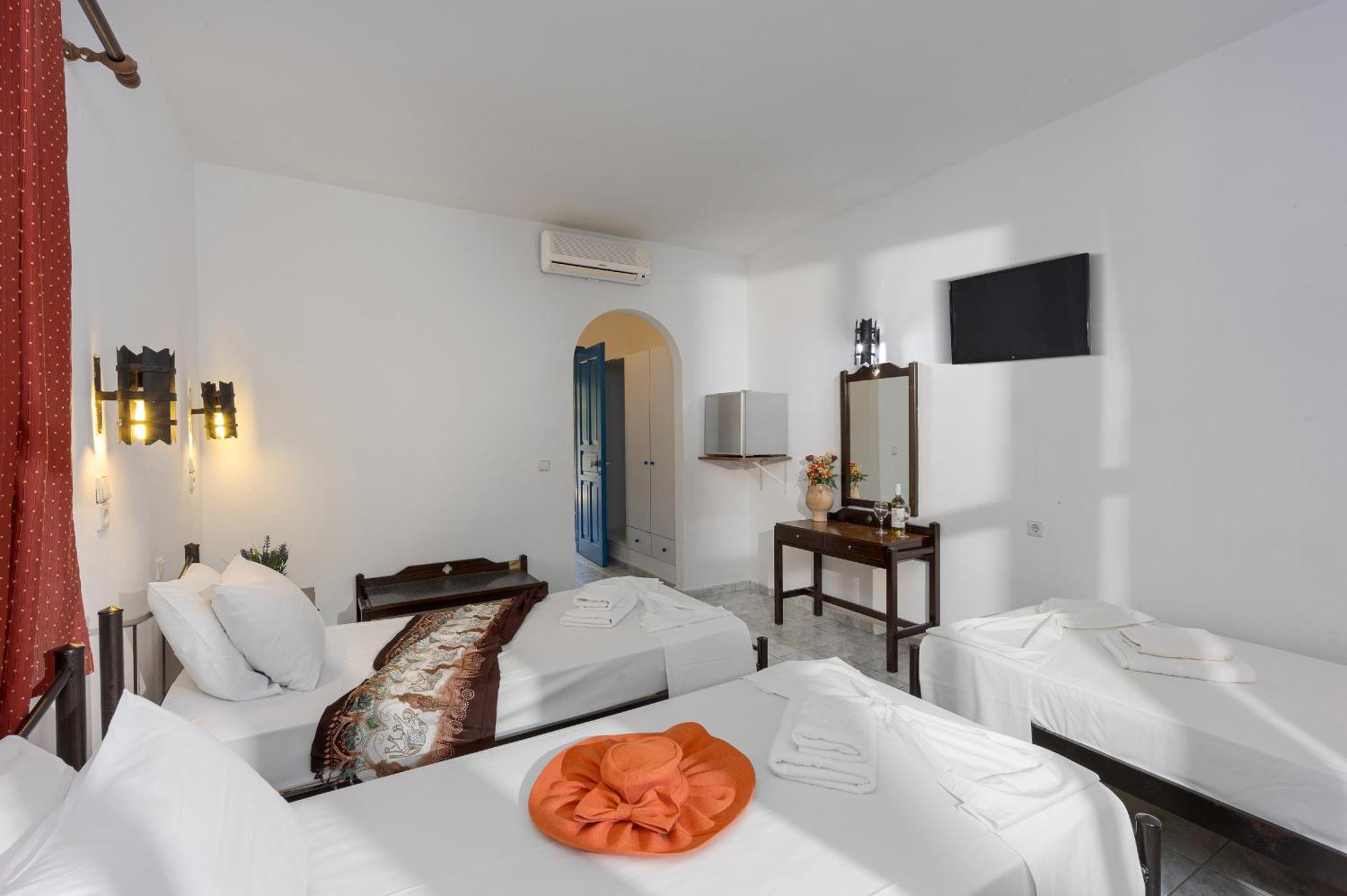 Palm Bay By Estia Hotel Sissi Екстериор снимка