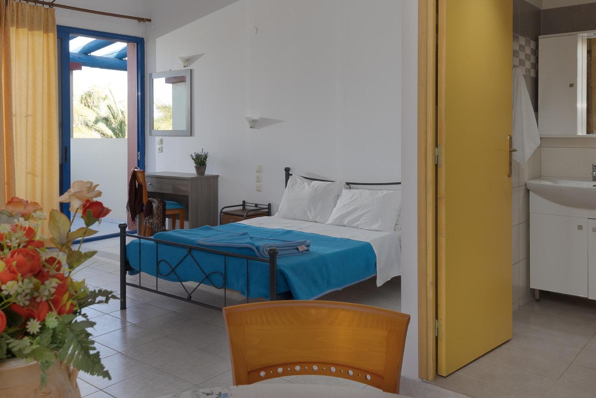 Palm Bay By Estia Hotel Sissi Екстериор снимка