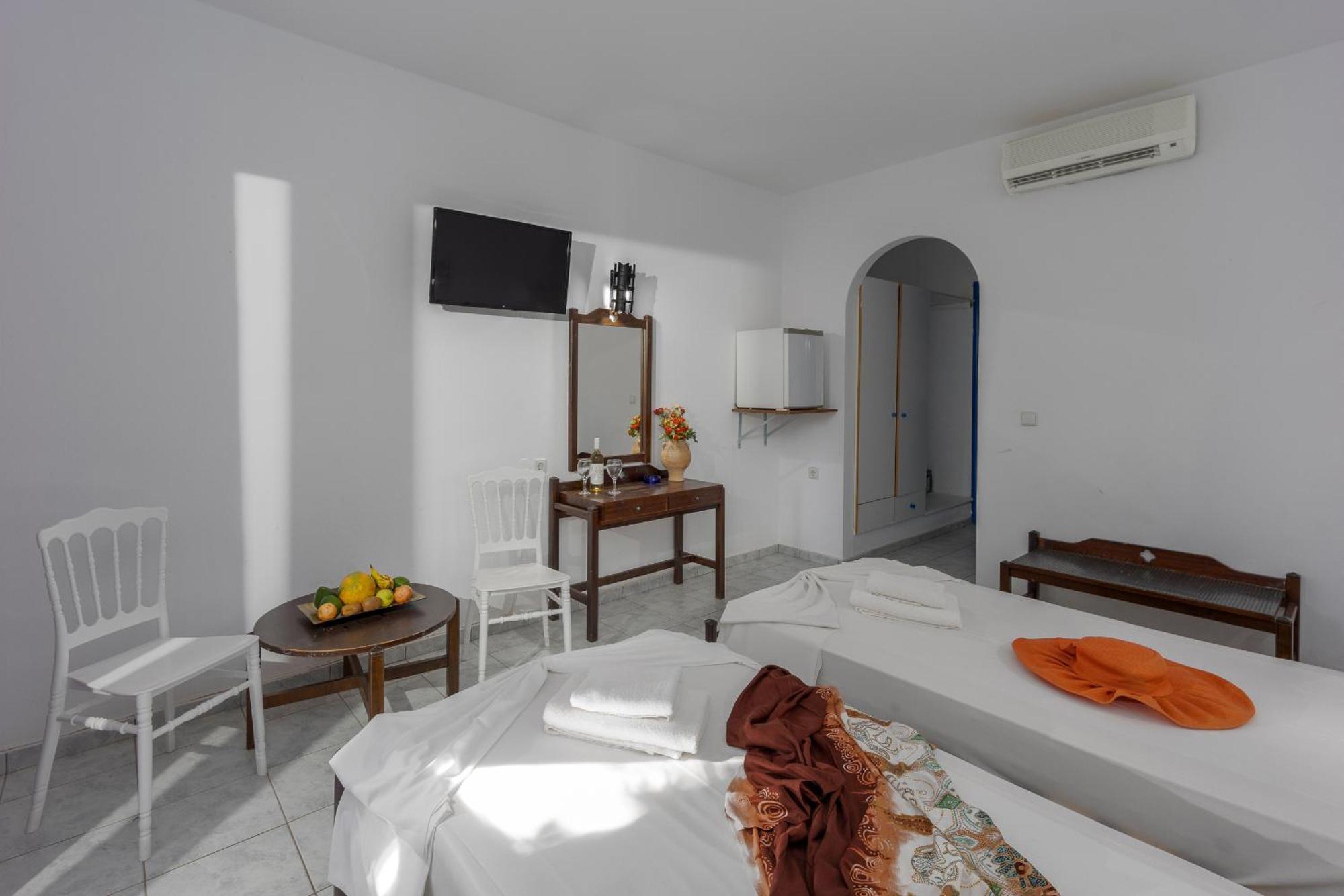 Palm Bay By Estia Hotel Sissi Екстериор снимка