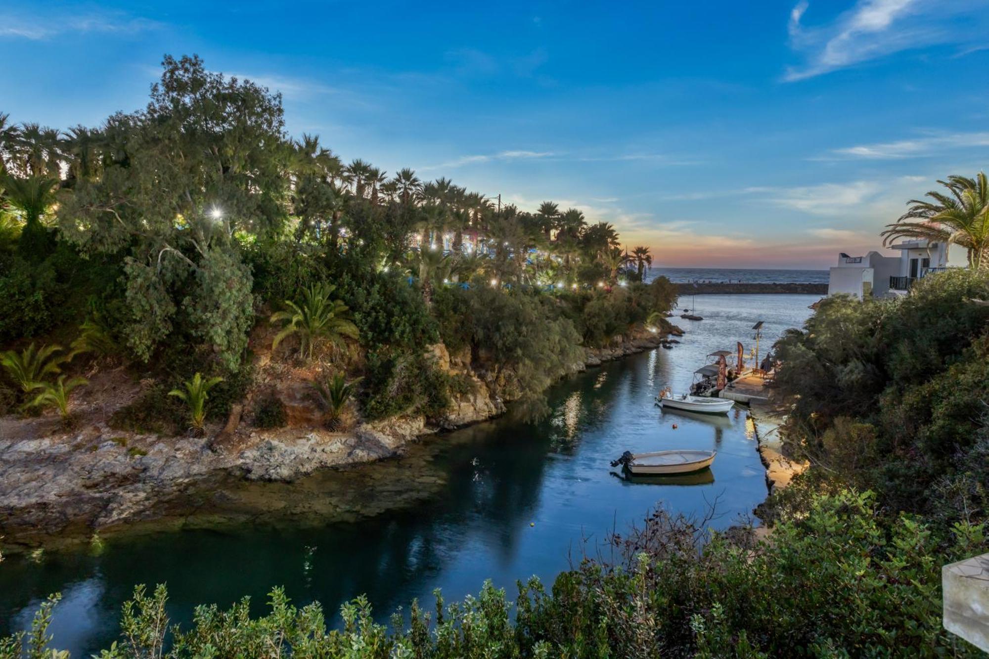 Palm Bay By Estia Hotel Sissi Екстериор снимка