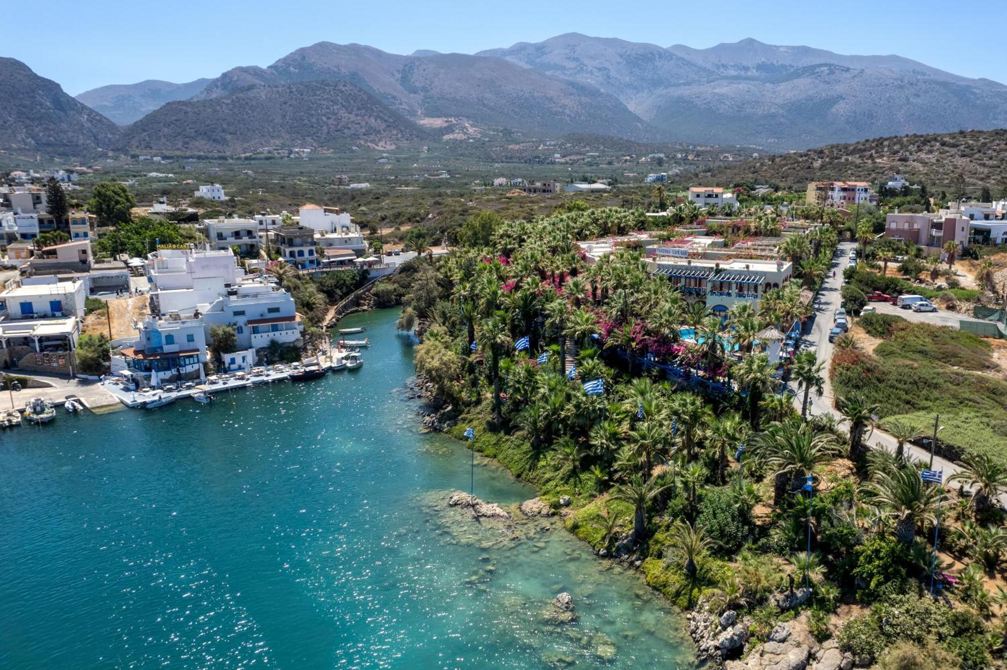 Palm Bay By Estia Hotel Sissi Екстериор снимка